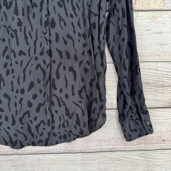 Rails Hilary Cheetah Print Faux Wrap Blouse Womens Small Gray Black - Picture 13 of 13